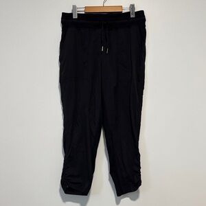 Lululemon Dance Studio Crops